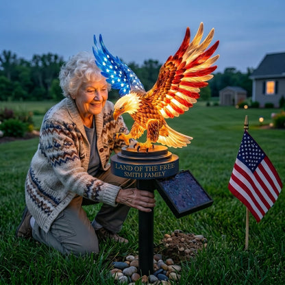 🦅 Personalized Solar Eagle Garden Light – A Glowing Tribute to American Freedom