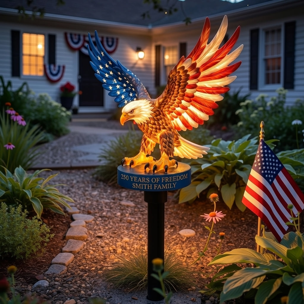 🦅 Personalized Solar Eagle Garden Light – A Glowing Tribute to American Freedom